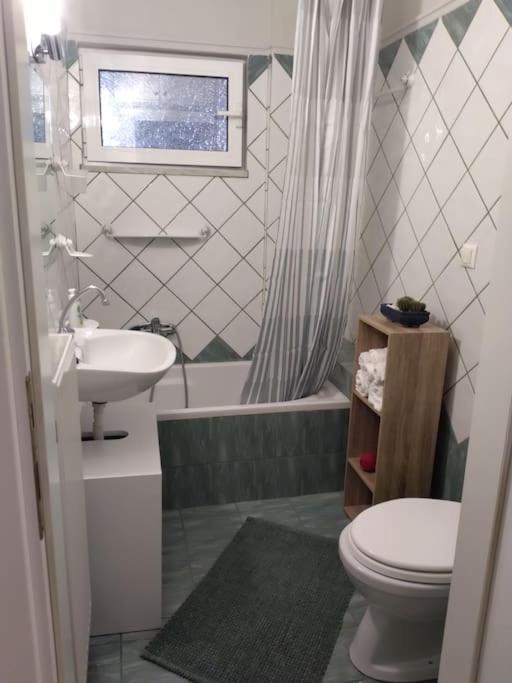 Χαίρε, Ξεΐνε, Παρ' Αμμι Φιλησεαι Appartement Tríkala Buitenkant foto