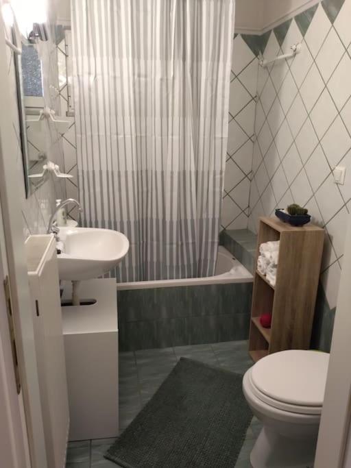 Χαίρε, Ξεΐνε, Παρ' Αμμι Φιλησεαι Appartement Tríkala Buitenkant foto